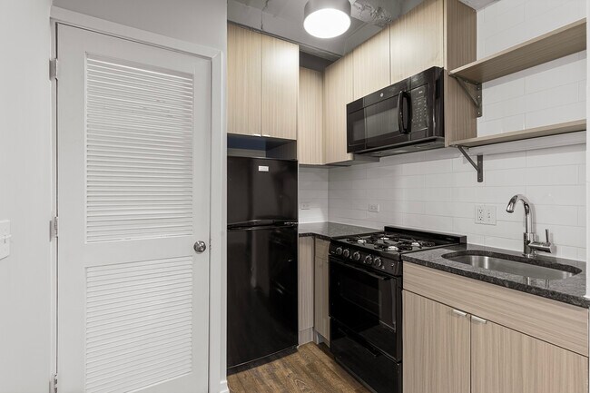 Foto del edificio - 5718 N Winthrop Ave