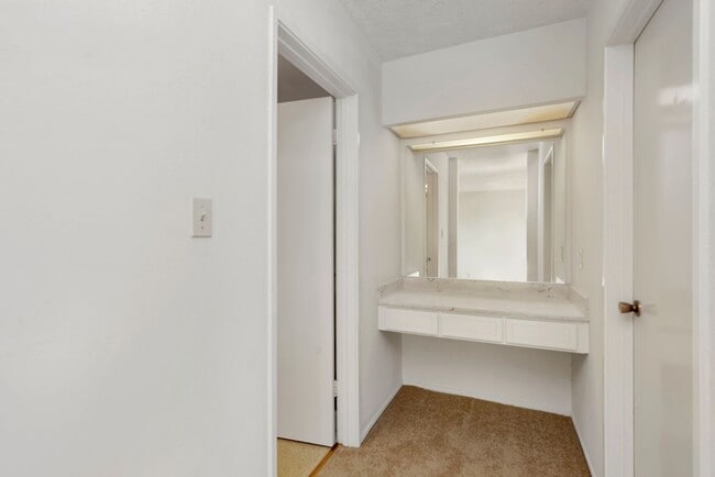 Building Photo - Move-in Special: 3343 Solomon Lane - Townh...