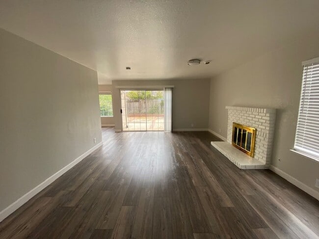 Foto del edificio - 3BR/ 2BA Updated Home!