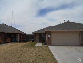 Building Photo - 9802 SE Dr Wb