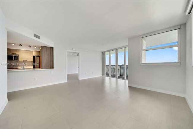 Building Photo - 1756 N Bayshore Drive Unit 26B