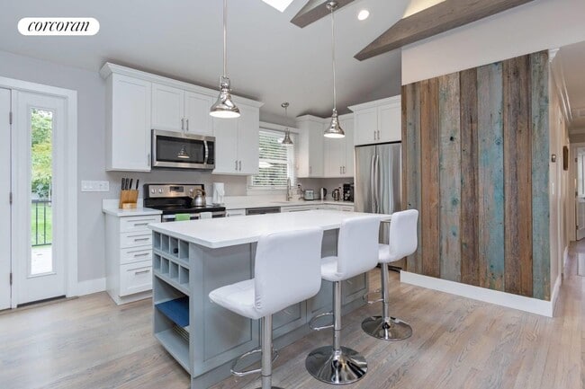 Foto del edificio - 348 Division St