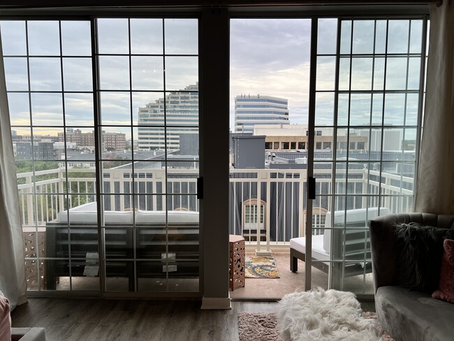 Foto del edificio - 3225 Turtle Creek Blvd
