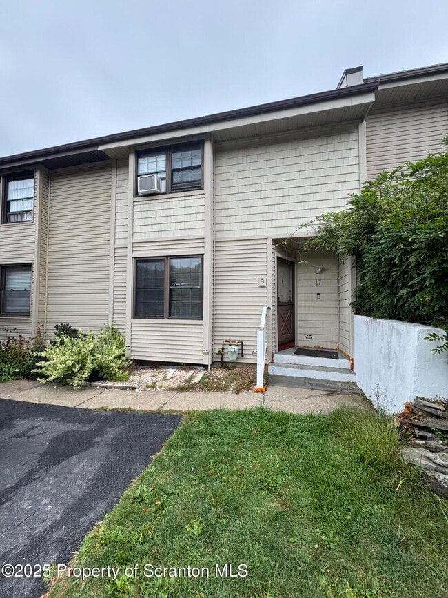 Building Photo - 17 Hunts Ct
