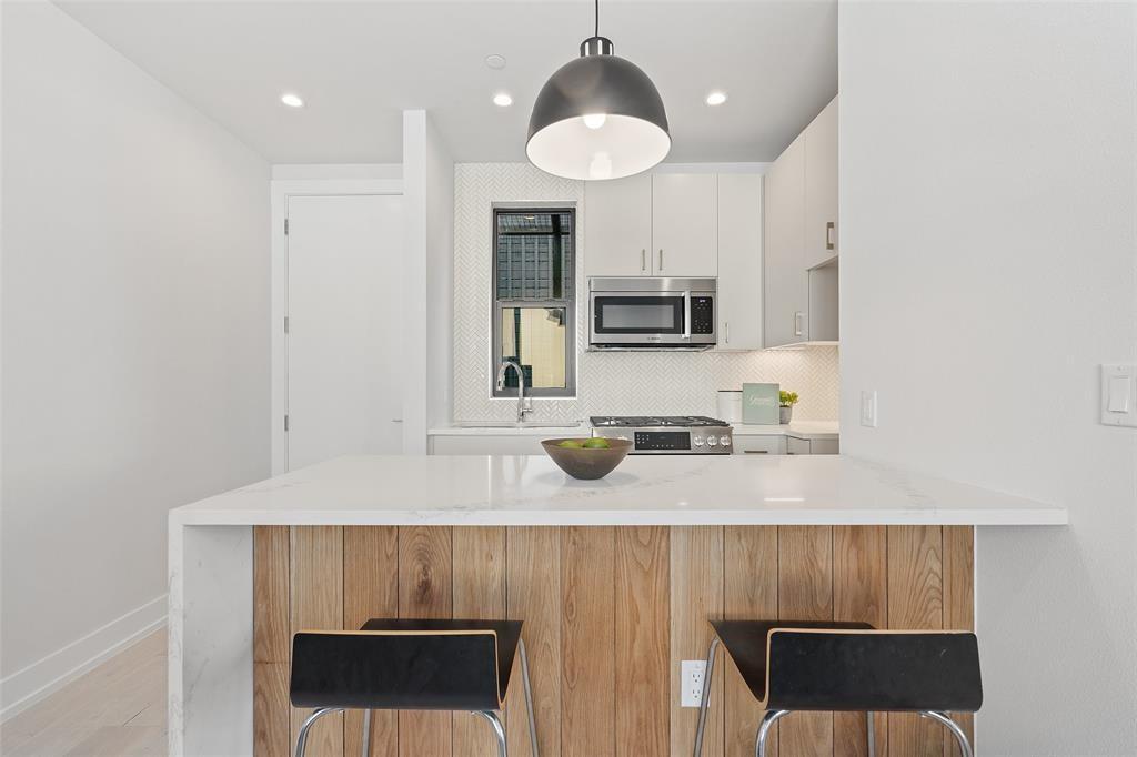 Foto principal - 3815 Tilley St
