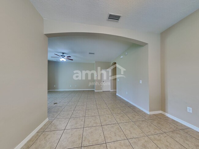 Foto del edificio - 4145 Constantine Loop
