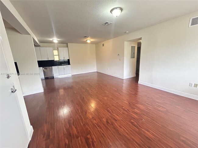 Foto del edificio - 2931 Sheridan Ave