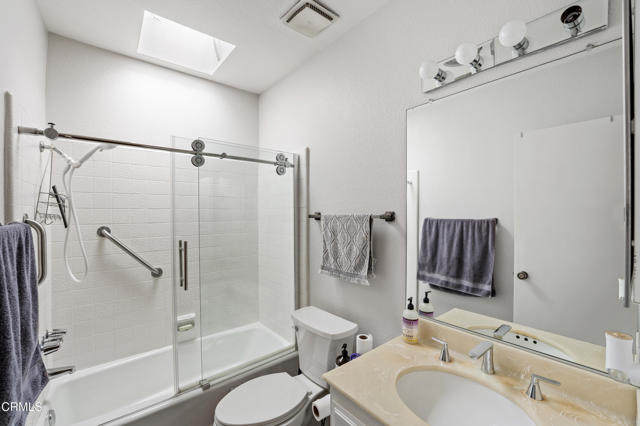 Foto del edificio - 5711 Owensmouth Ave