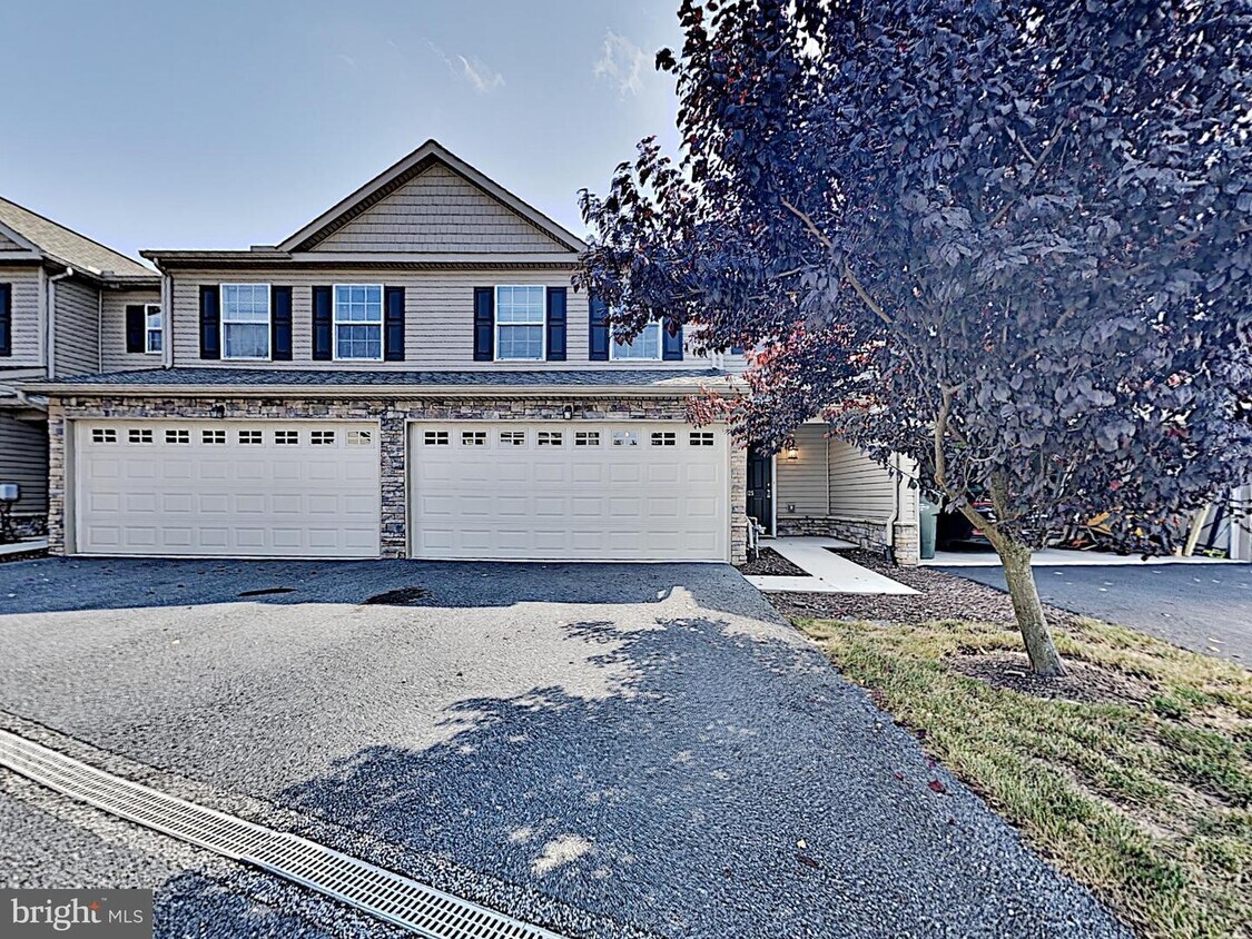 Primary Photo - 125 Surrey Ct