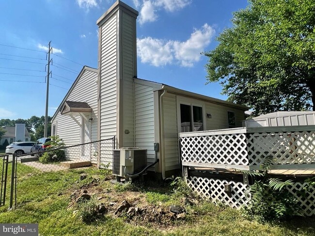 Building Photo - 830 Chadwick Cir