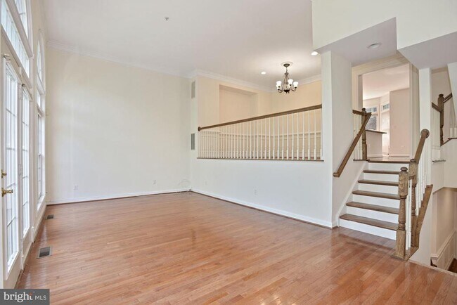 Foto del edificio - 1614 Leeds Castle Dr