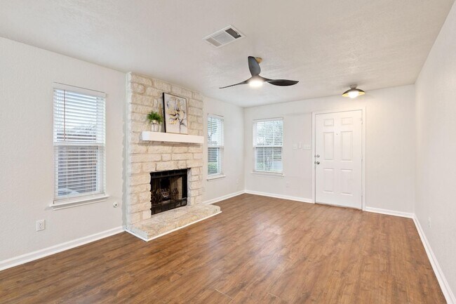 Foto del edificio - 7707 Montaque Dr