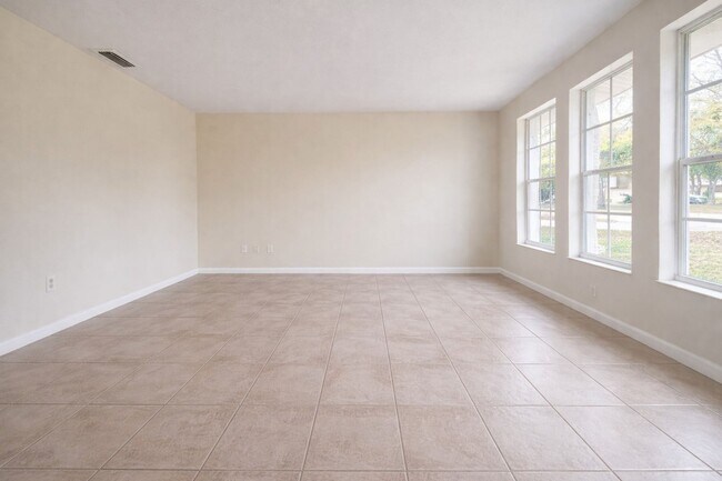 Foto del edificio - 633 SE 12th Ct