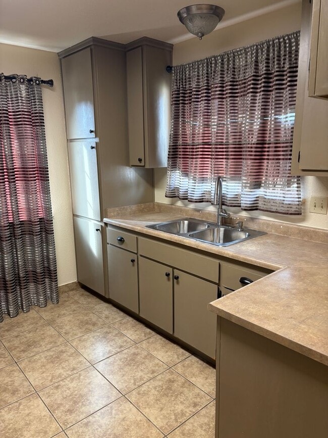Foto del edificio - Single Family Home in Live Oak.