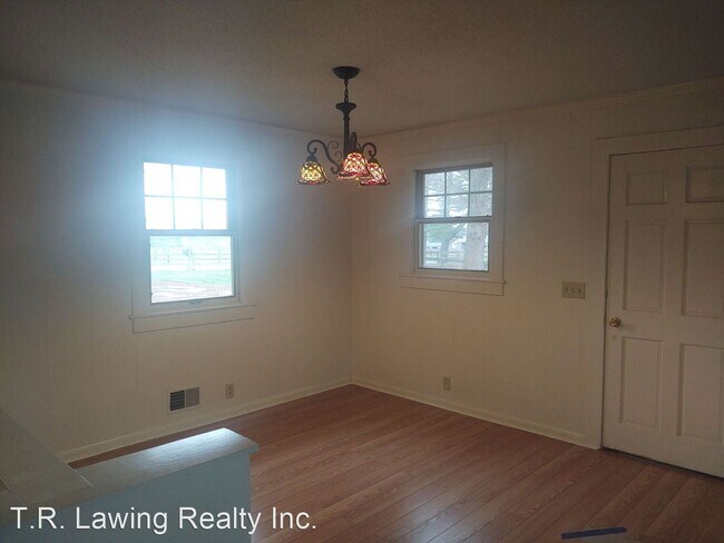 Building Photo - 3 br, 1 bath House - 950 Phillips Road