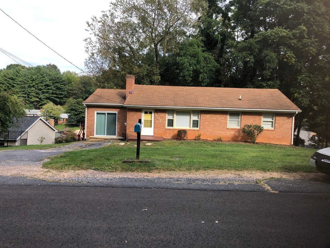Primary Photo - 107 Nottingham Rd