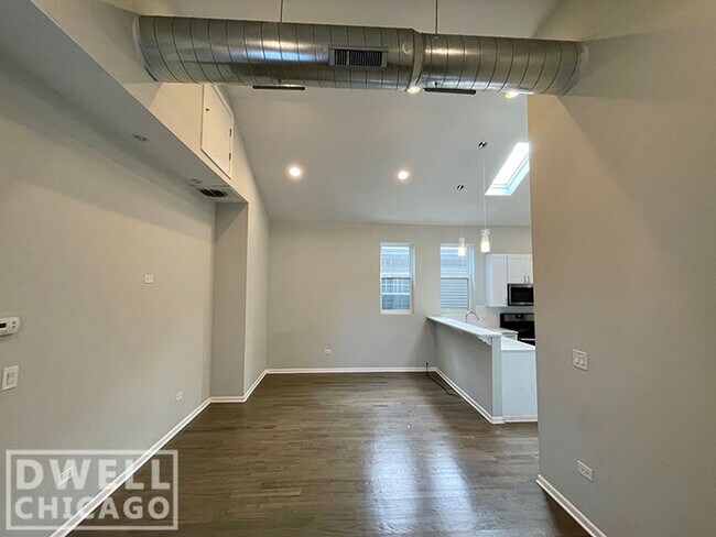 Building Photo - 711 N Willard Ct