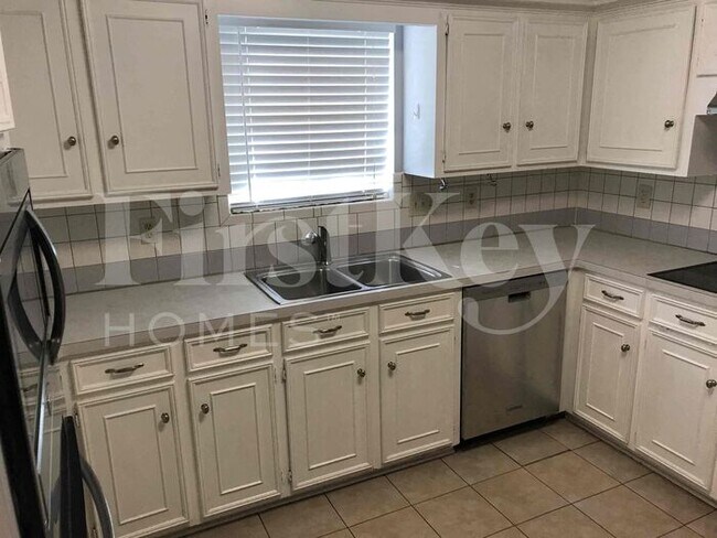 Foto del edificio - 11715 Parkriver Dr