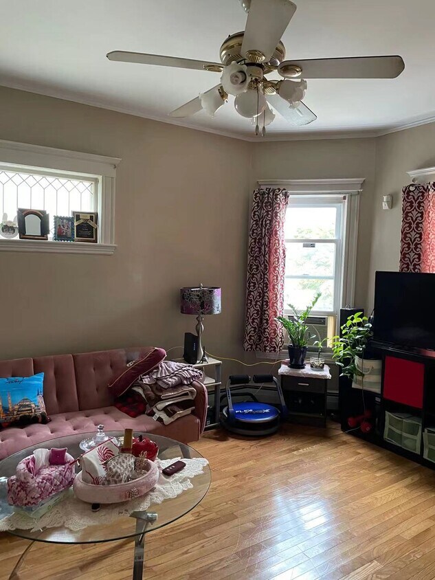 Primary Photo - 21 Willoughby St