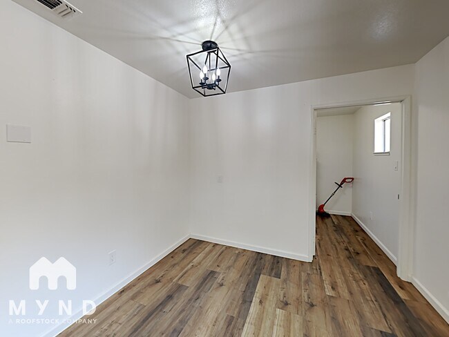 Foto del edificio - 2740 42nd St