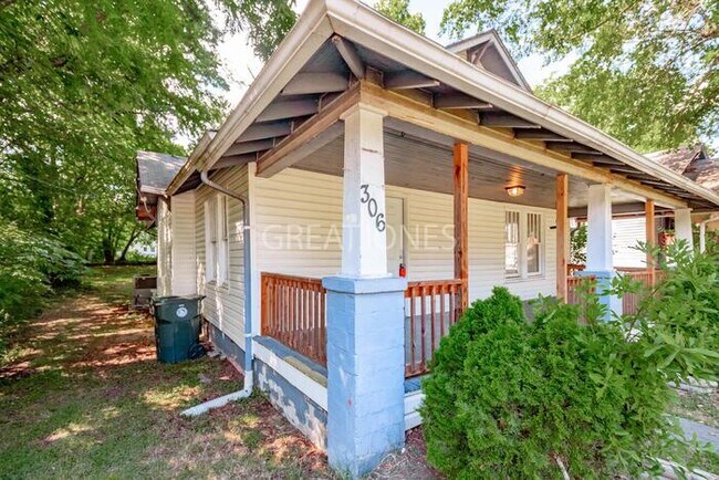 Building Photo - 306 E Guilford St