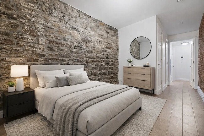 Foto del edificio - 321 W 16th St