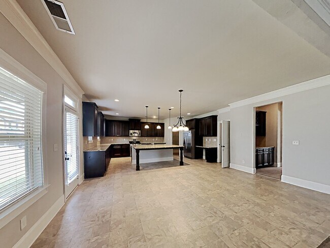 Building Photo - Fantastic 4 Bedroom Home! located in Logan...