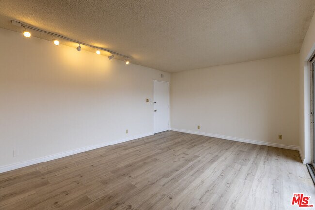 Foto del edificio - 1295 Federal Ave