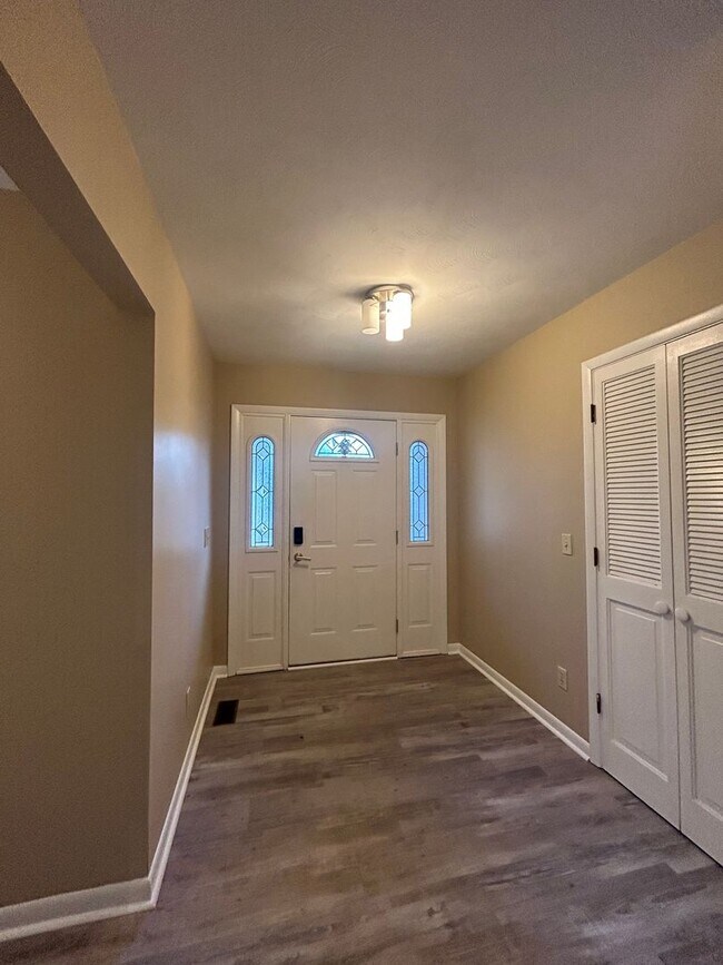 Building Photo - 4 Bedroom Home in West Lafayette School Di...