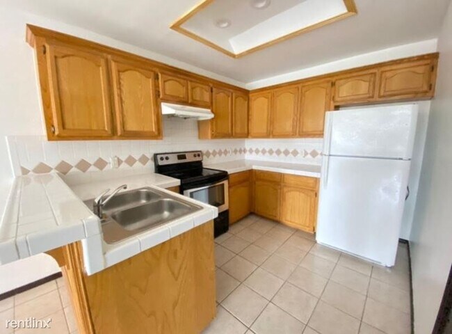 Building Photo - 2 br, 1 bath Apartment - 7114 Venus Dr
