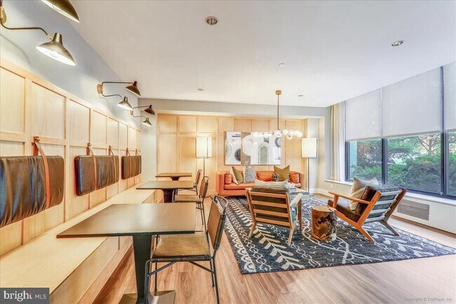 Foto del edificio - 2030 F St NW