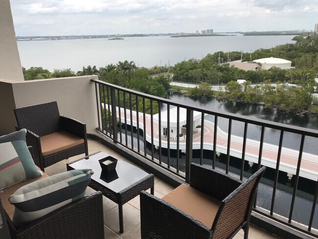 Foto del edificio - 4200 N Ocean Dr