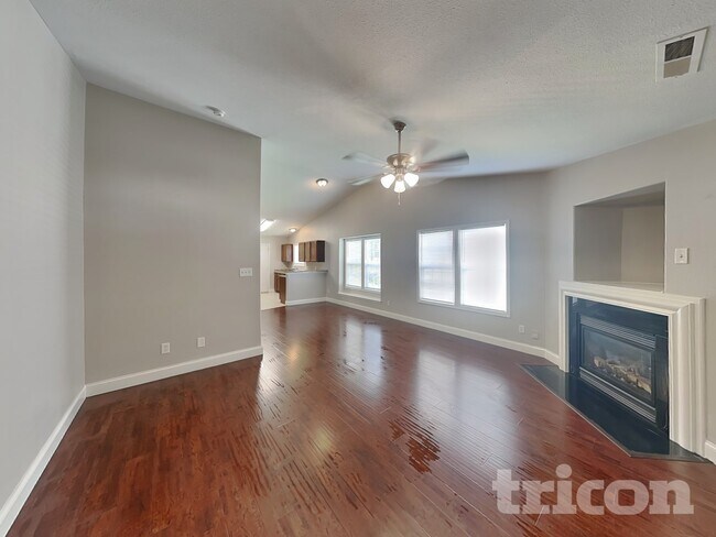 Foto del edificio - 10417 Hugue Way