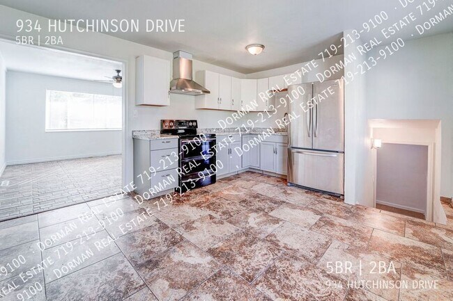 Building Photo - 934 Hutchinson Dr