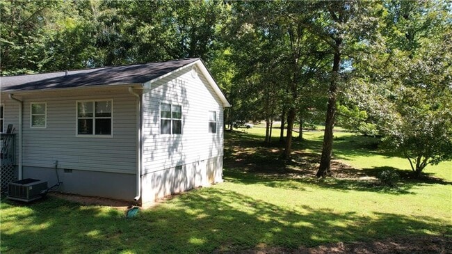 Building Photo - 186 River Trace Dr