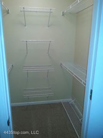 Foto del edificio - 106 E Green Meadows Rd