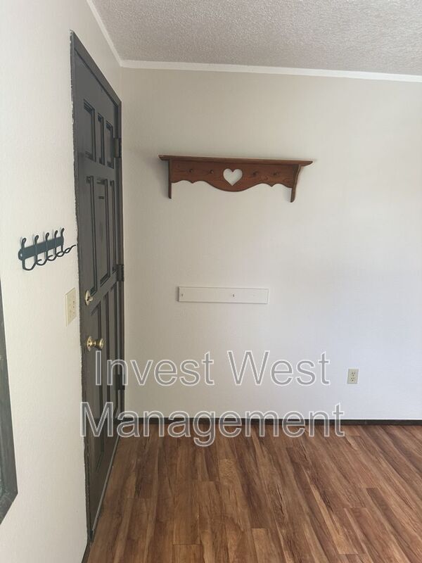Building Photo - 14417 NE 39th St