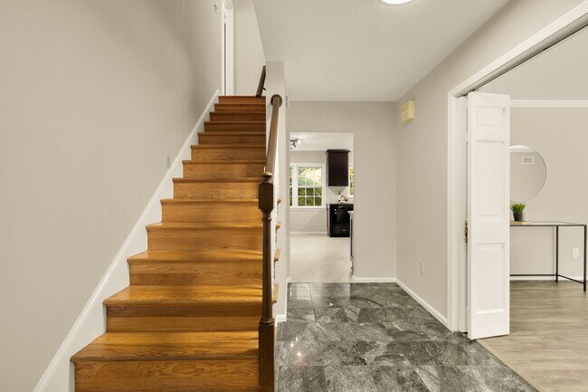 Foto del edificio - 11000 Rosemont Dr