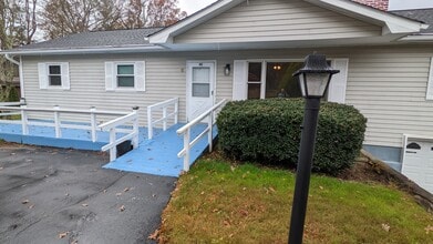 Building Photo - 6 Stoney Nob Dr