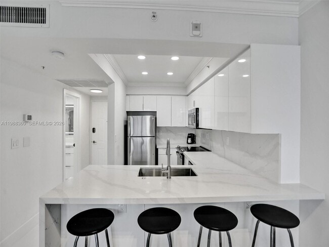 Building Photo - 2501 S Ocean Dr