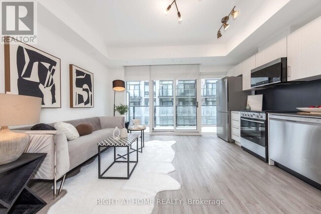 Building Photo - 871 Sheppard Ave W