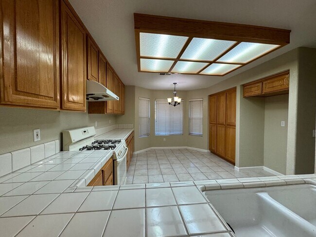 Foto del edificio - Charming 3bedroom 2 bath home in Elk Grove.