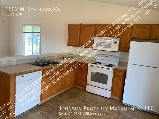 Building Photo - 1502 W Ryegrass Ct