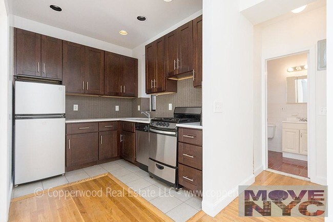Building Photo - 55 E 95th St