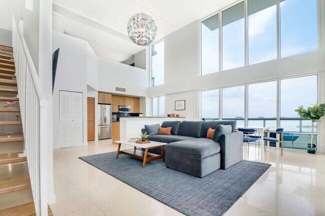 Foto del edificio - 7939 East Dr