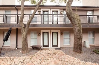 Building Photo - 7734 Meadow Rd