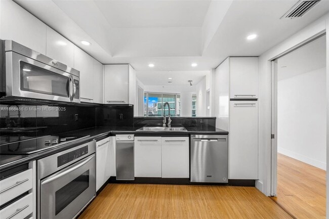 Foto del edificio - 2127 Brickell Ave