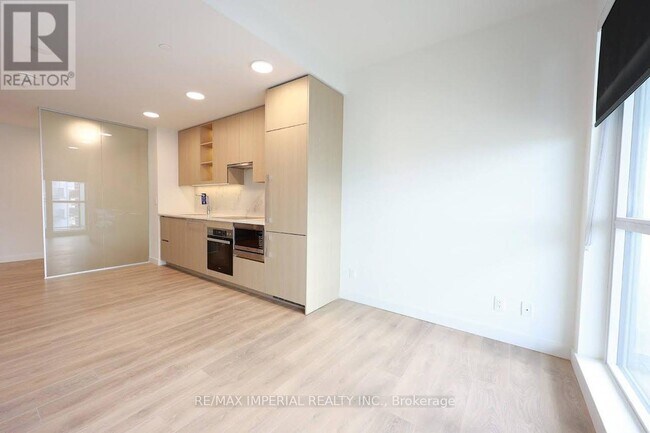 Building Photo - 25 McMahon Dr