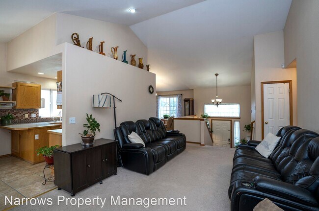 Building Photo - 4 br, 3 bath House - 13517 5th Ave Ct S