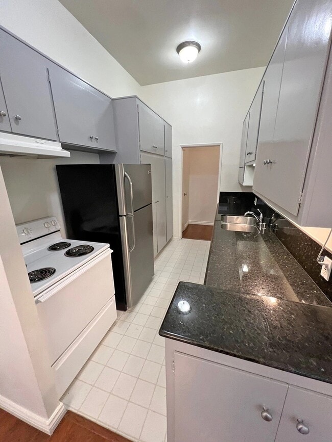 Foto del edificio - 11936 Darlington Ave